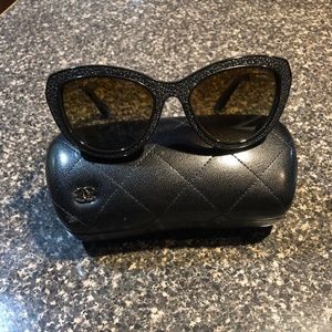 CHANEL 6046Q Cat Eye Polarized Sunglasses
